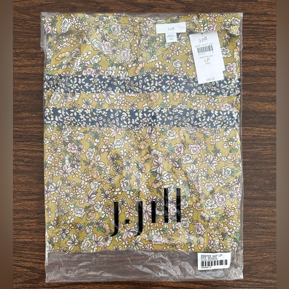 NWT J. Jill Floral Blouse - Large Petite - Picture 4 of 4